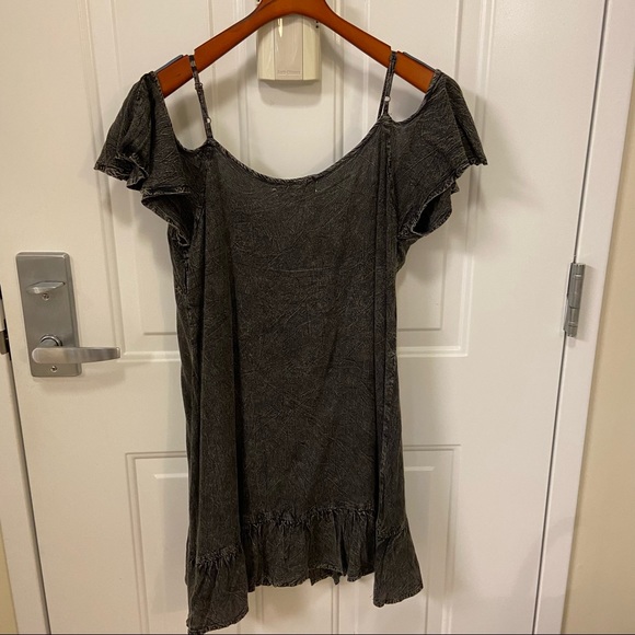 Cold Shoulder Dress - Picture 3 of 7